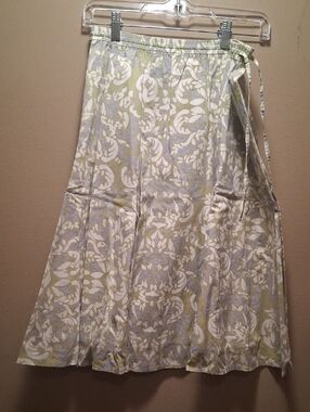 Garnet Hill Pale Green and White Floral A-Line Skirt Xs